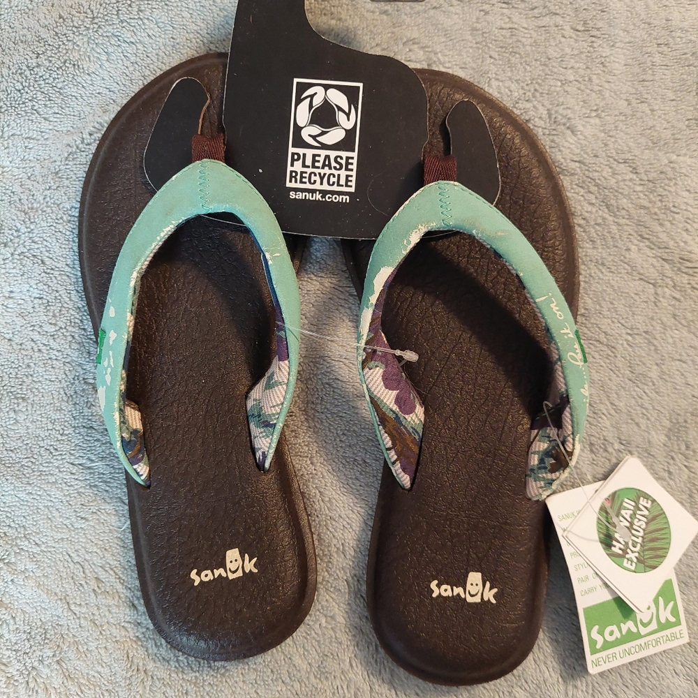 Sanuk Flip Flops